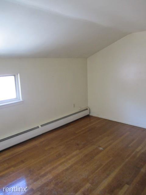 14 Quinnipiac Ct - Photo 3 of 7