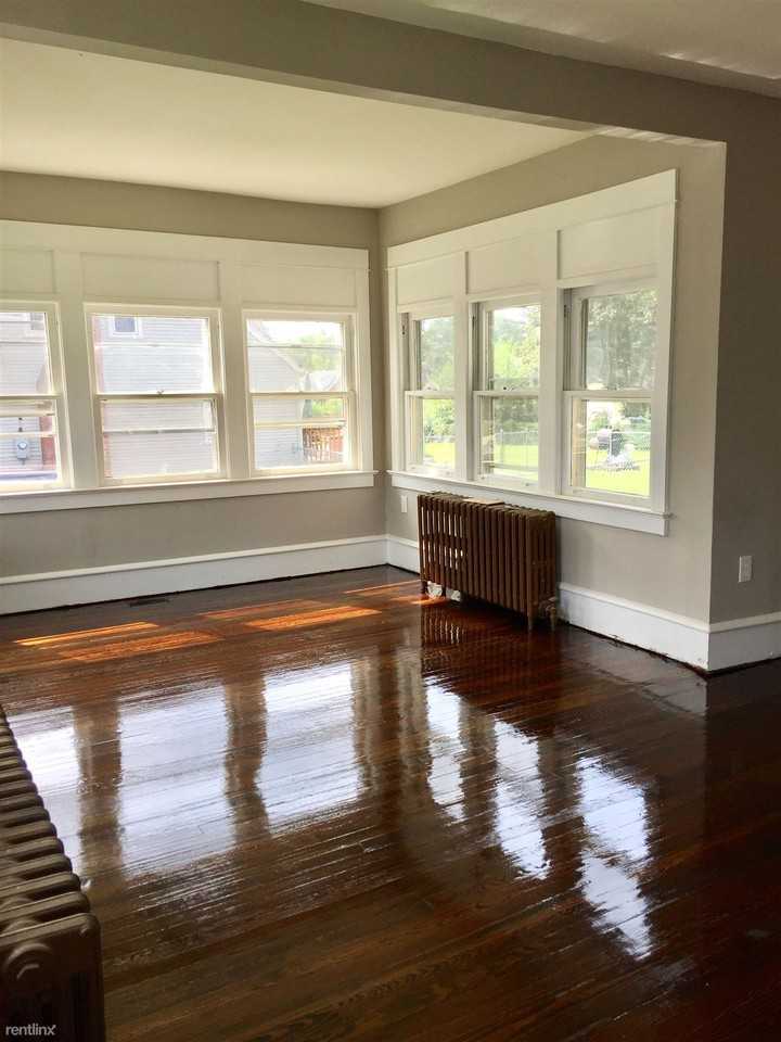 67 Apple Ave - Photo 2 of 11