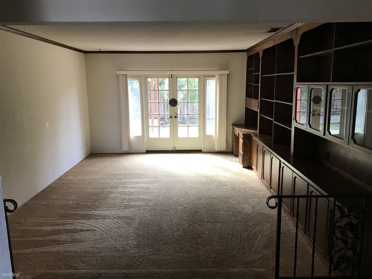 910 Haddock St - Photo 3 of 16