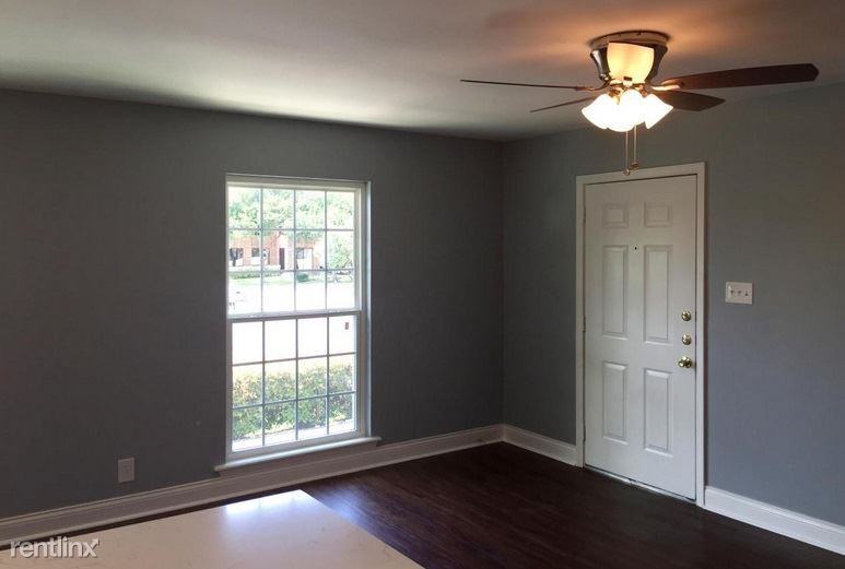 211 Routt St - Photo 2 of 5