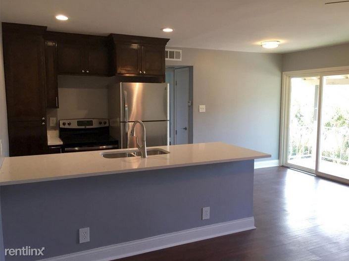 211 Routt St - Photo 3 of 5