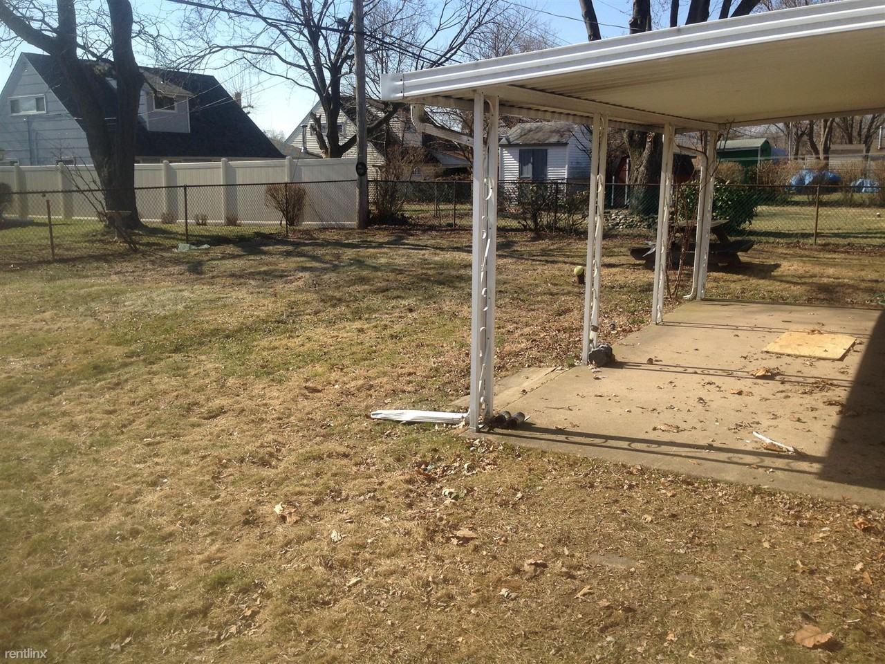 52 Island Rd - Photo 3 of 11