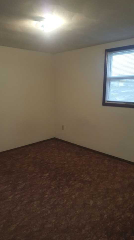 8 Woodside Dr - Photo 3 of 6