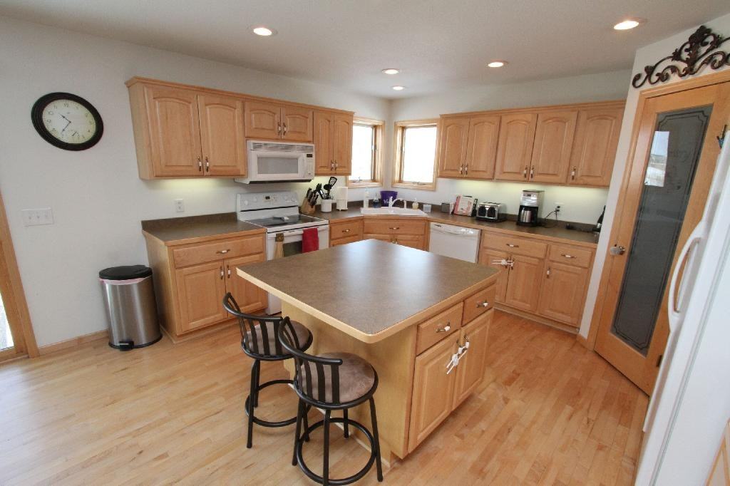 4521 Lasalle Ave - Photo 3 of 19