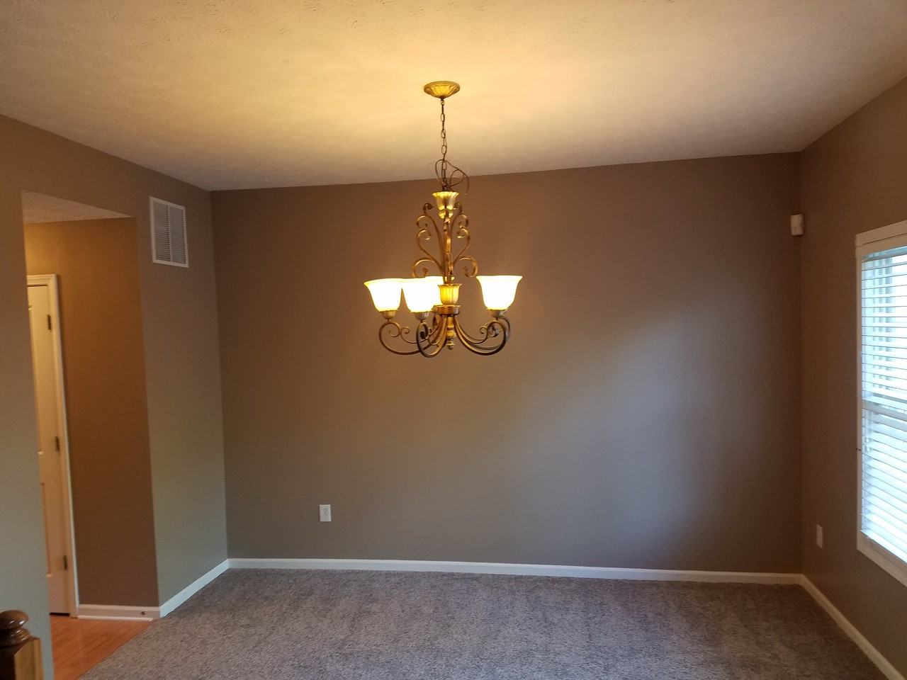 741 Montgomery Dr - Photo 2 of 9