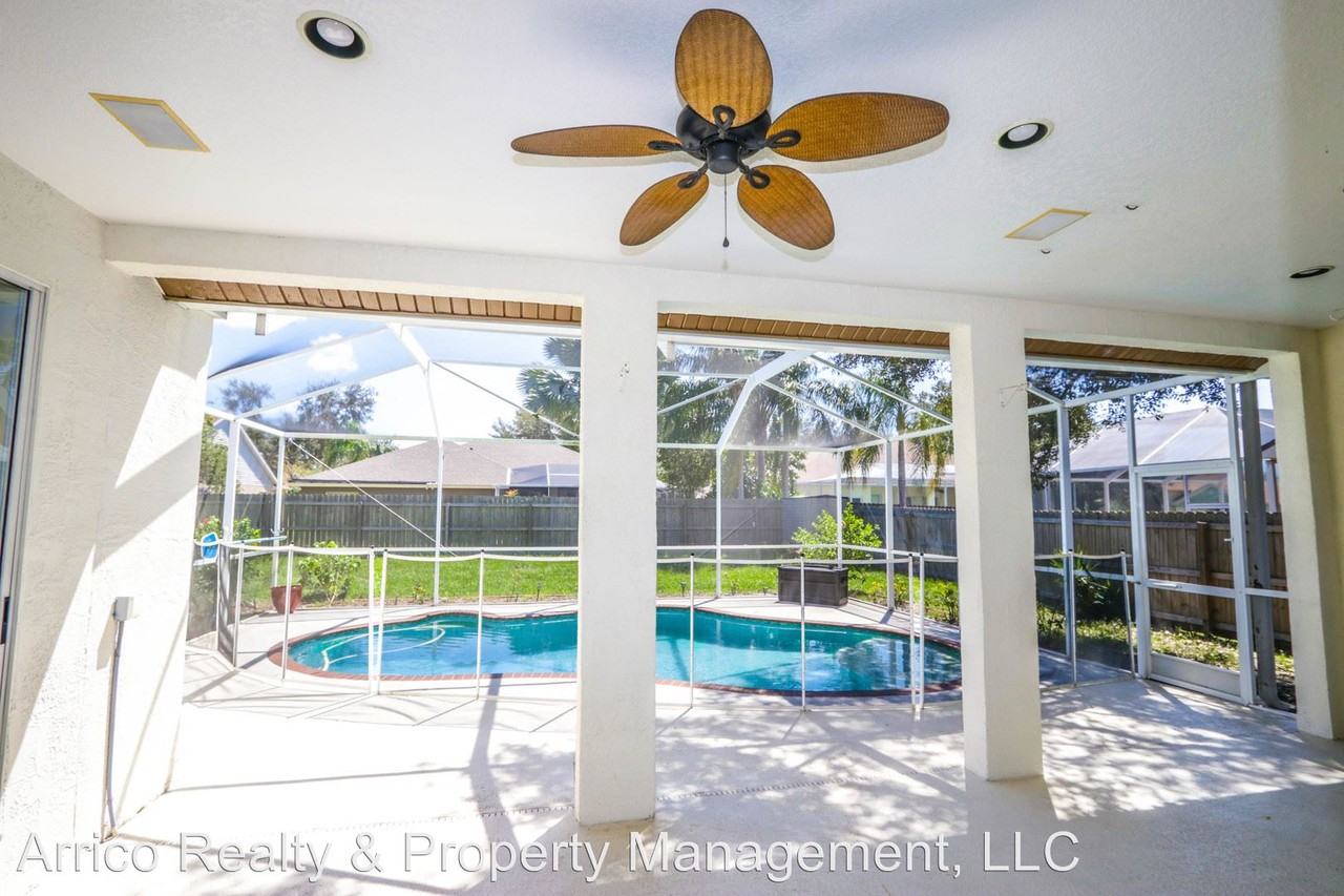 9319 Sunnyoak Dr - Photo 2 of 15