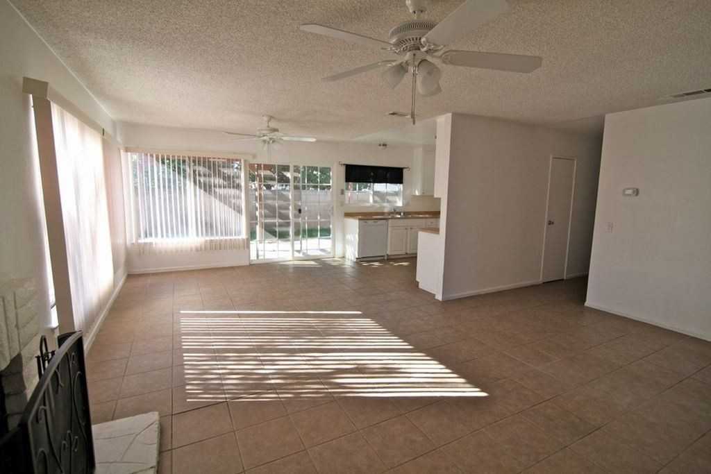 2912 Monroe St - Photo 2 of 5