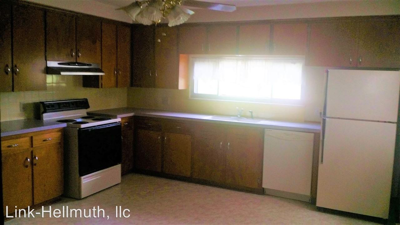 6837 Morris Rd - Photo 2 of 10