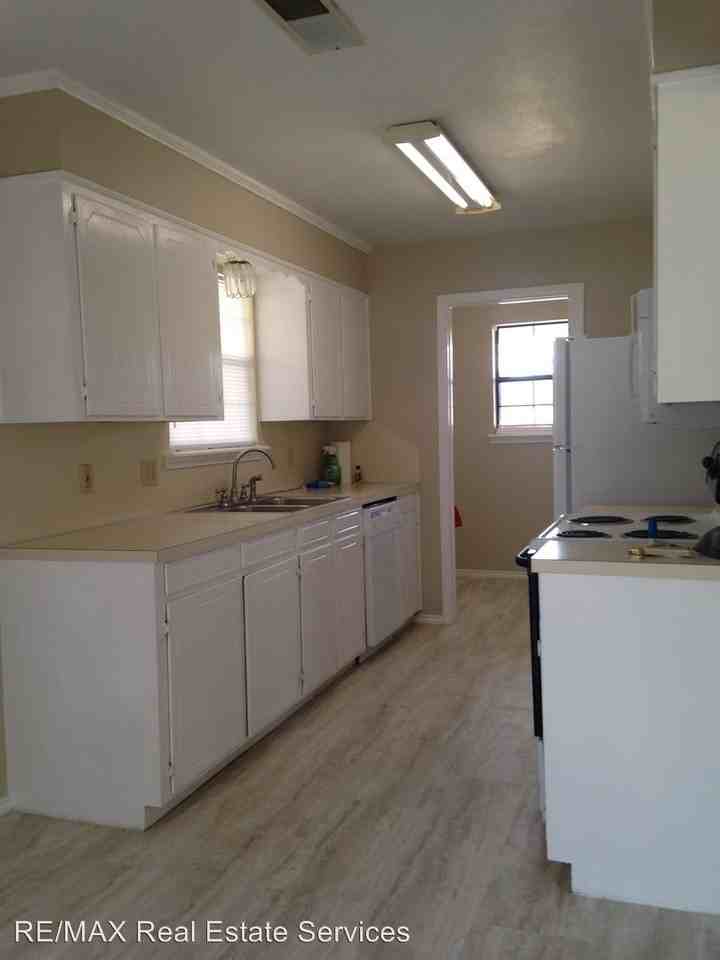 4816 Green Forest Cir - Photo 2 of 11