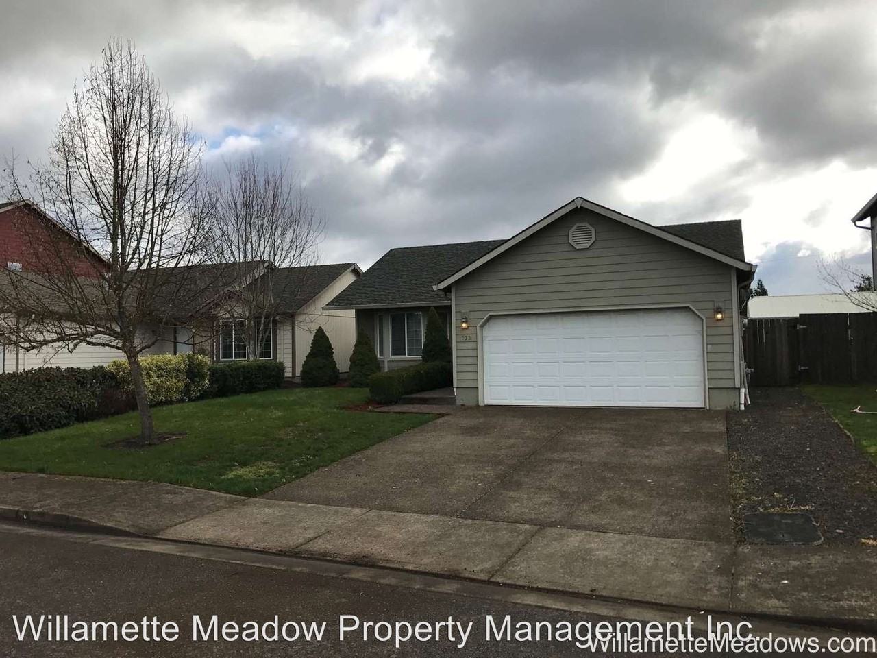 733 Griffin Dr - Photo 3 of 28