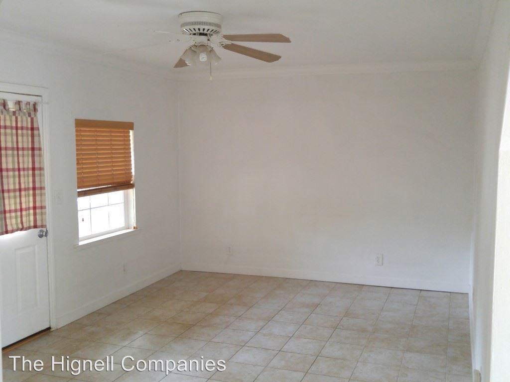 1530 Oak St - Photo 3 of 18