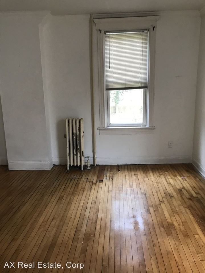 3 Holly Pl - Photo 2 of 8