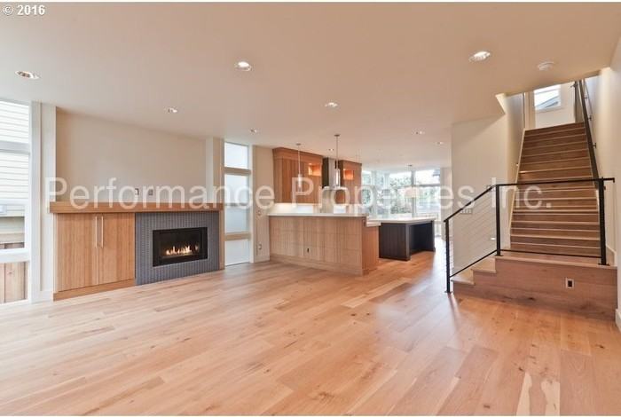4619 N Michigan Ave - Photo 3 of 16