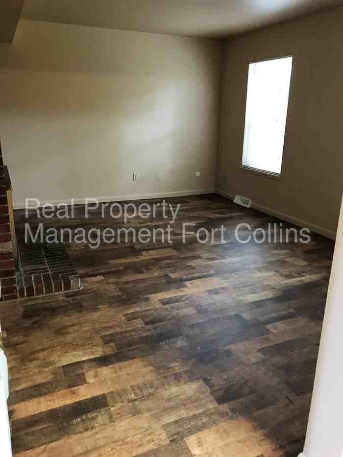 1984 Sandalwood Ln - Photo 3 of 16