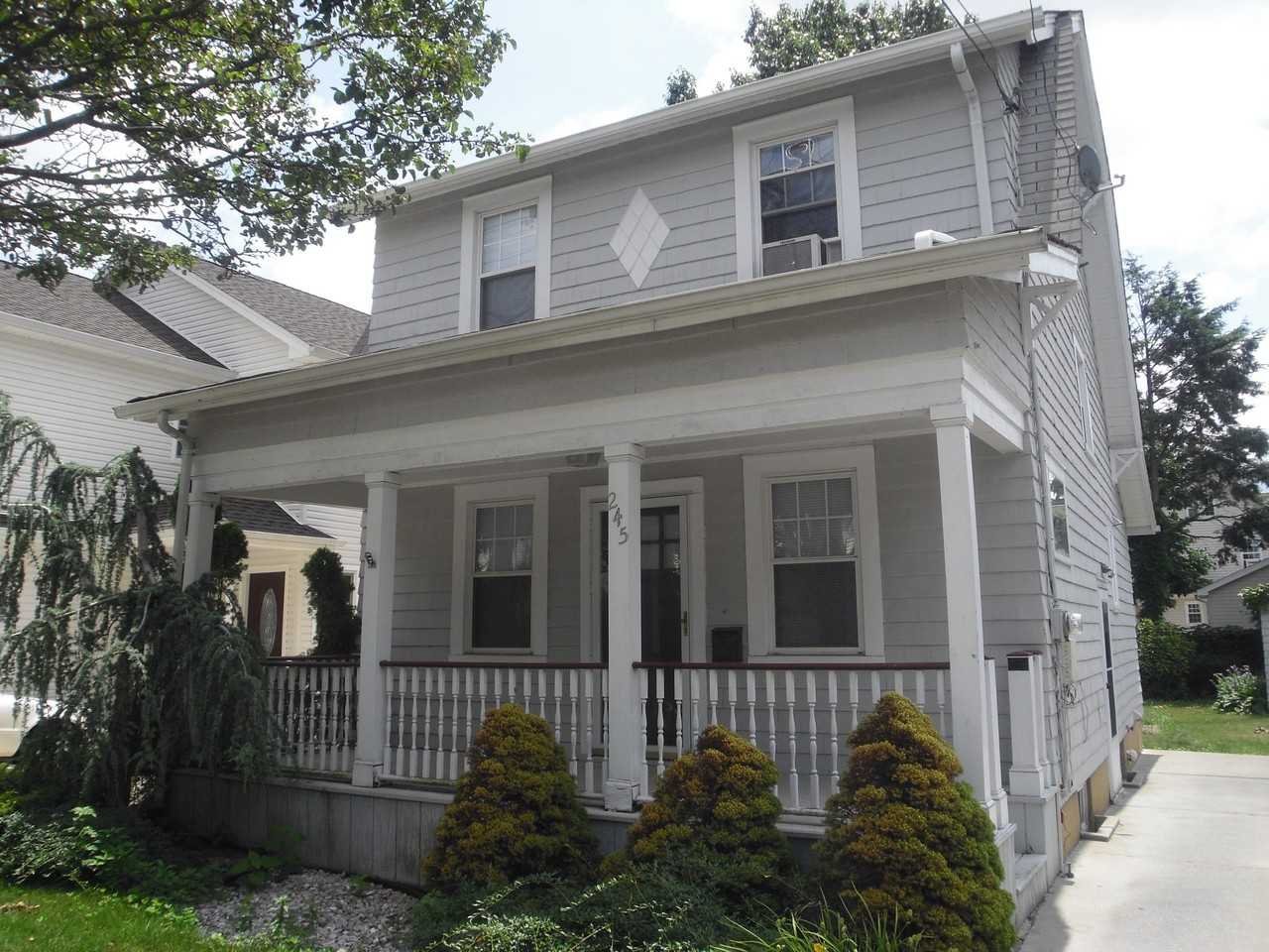 245 Garfield Ave - Photo 2 of 14