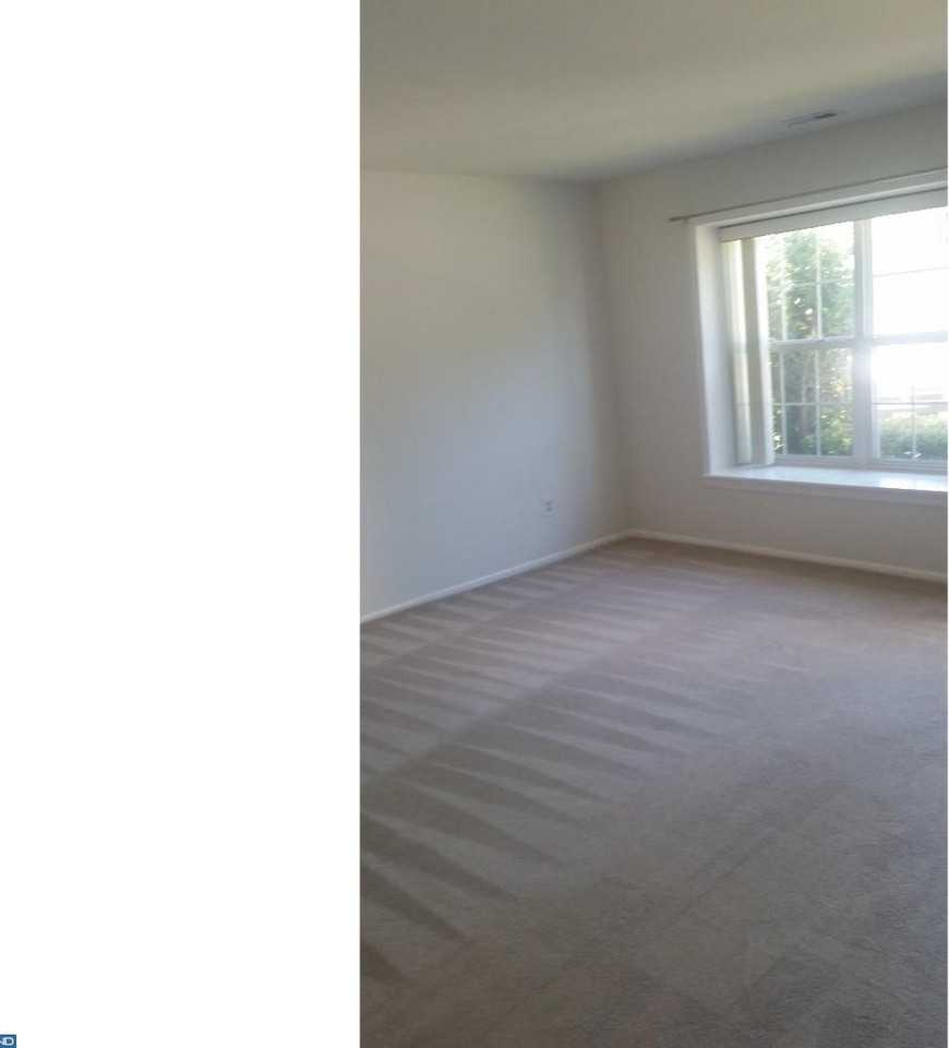 33 Grant Ln - Photo 3 of 11