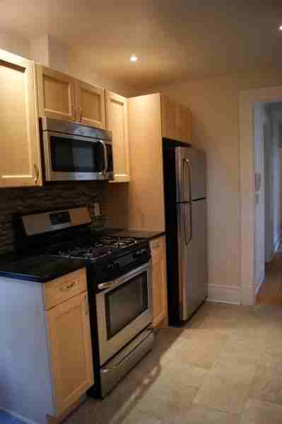 165 Laurier Ave E - Photo 3 of 6