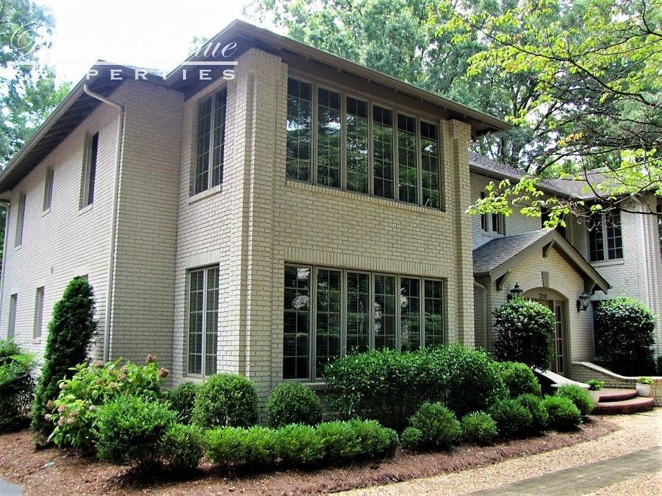 2243 Selwyn Ave - Photo 2 of 12