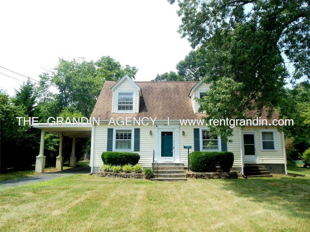 3223 Lawndale Rd - Photo 2 of 31