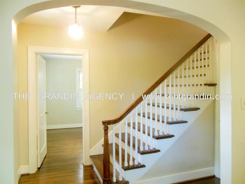 3223 Lawndale Rd - Photo 3 of 31