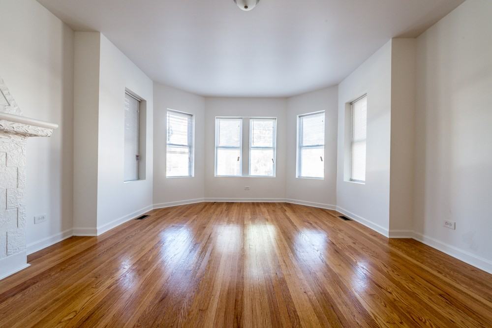 10719 S Calumet Ave - Photo 3 of 6