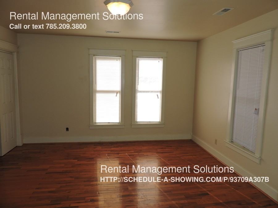 411 SW Tyler St - Photo 3 of 7