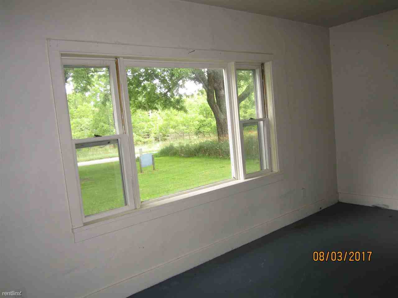 852 S Stiles Rd - Photo 3 of 10