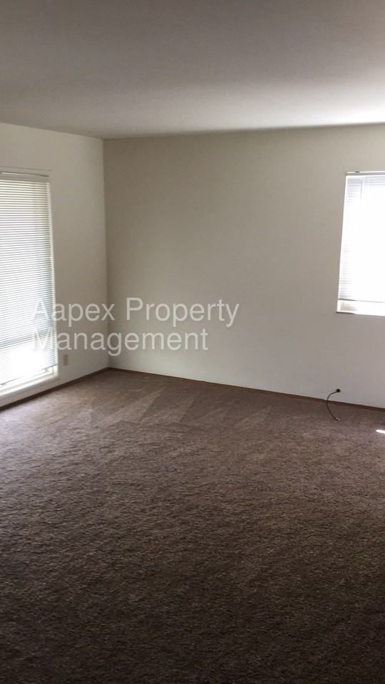 1841 Burkhart Ave - Photo 3 of 15