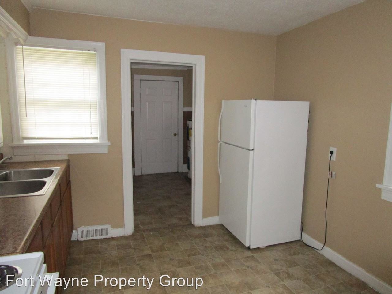 3205 Felician St - Photo 2 of 7