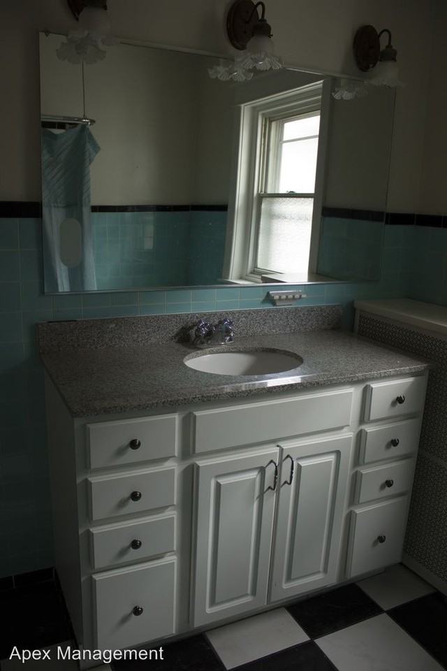 938 N 19th St - Photo 3 of 3