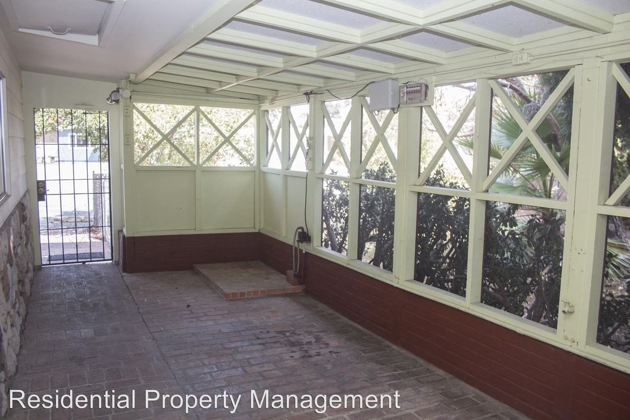 42625 Jefferson St - Photo 2 of 17