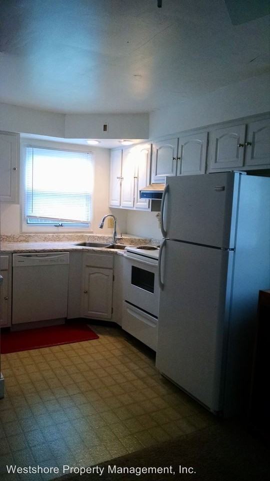 2283 Hudson St - Photo 3 of 10