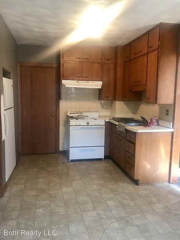 1814 Bruner St - Photo 3 of 12