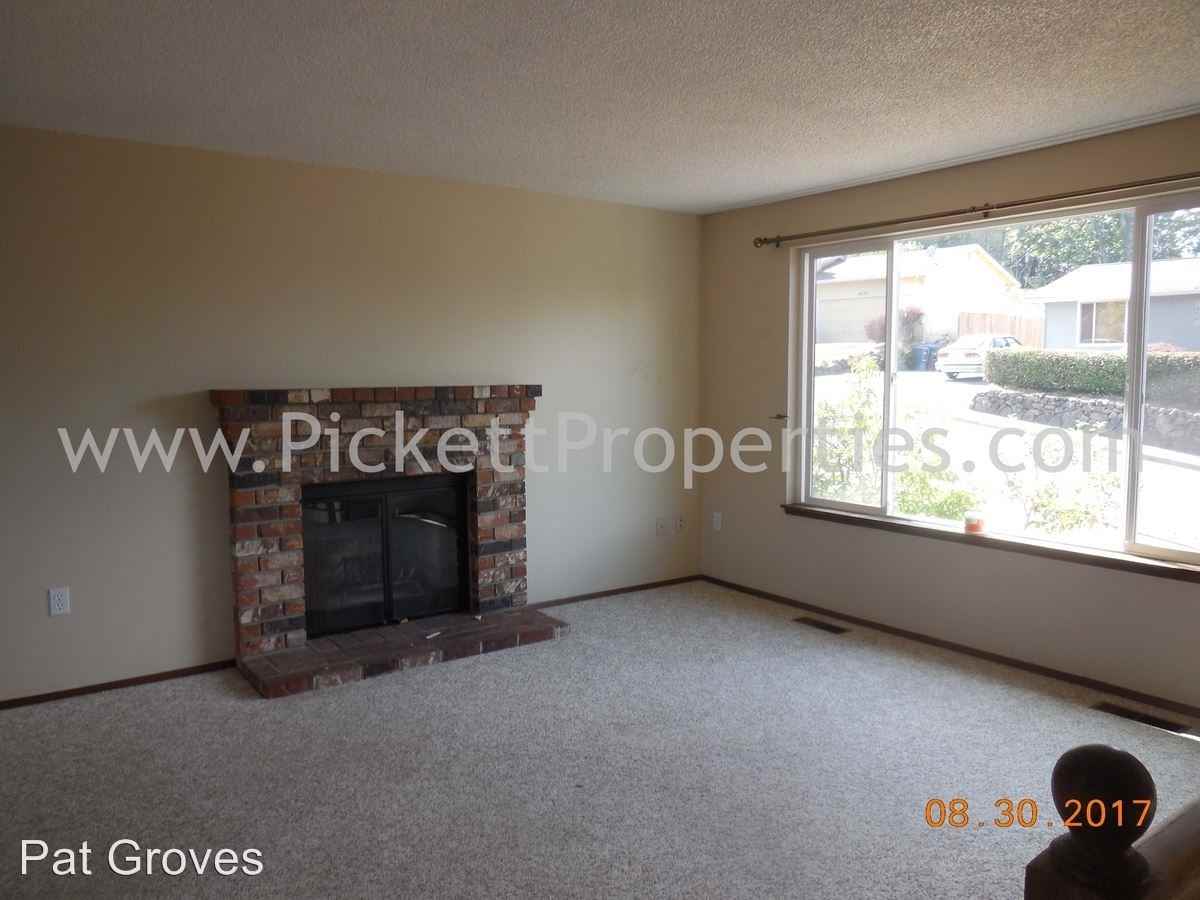 18564 15th Loop NE - Photo 2 of 10