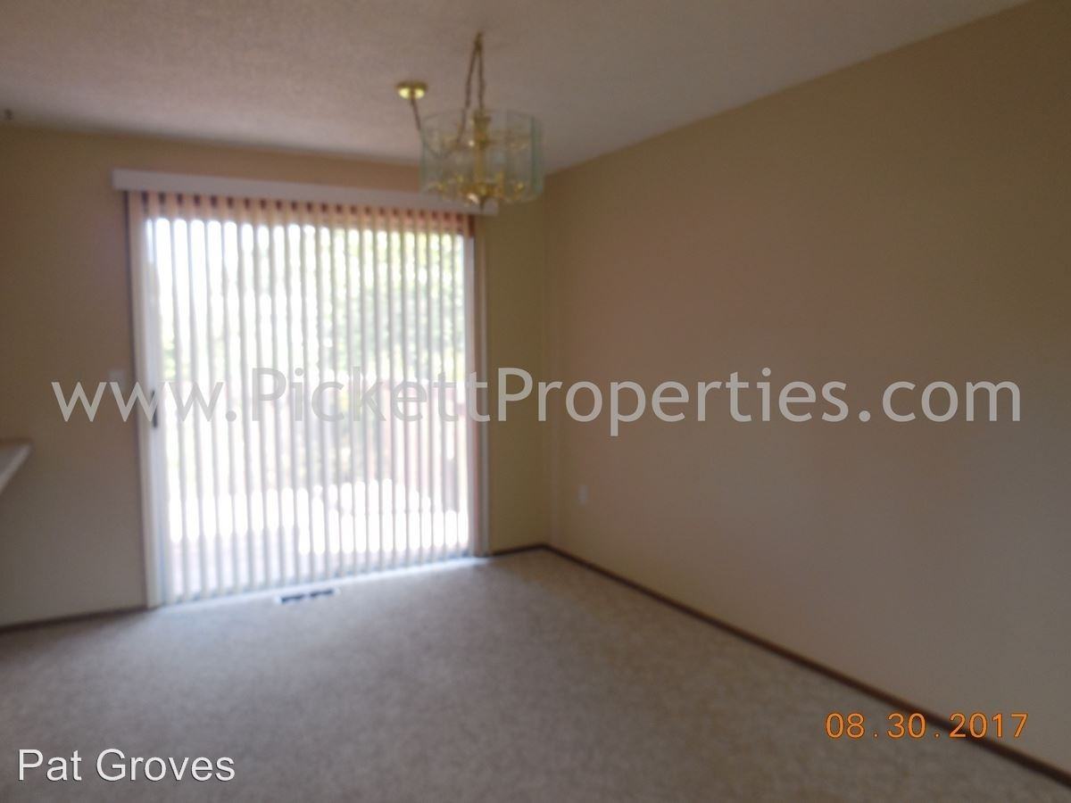 18564 15th Loop NE - Photo 3 of 10