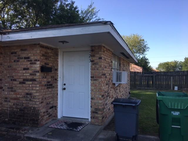 123 Hawkins St - Photo 2 of 12