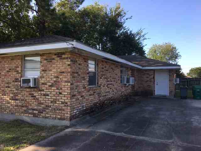 123 Hawkins St - Photo 3 of 12