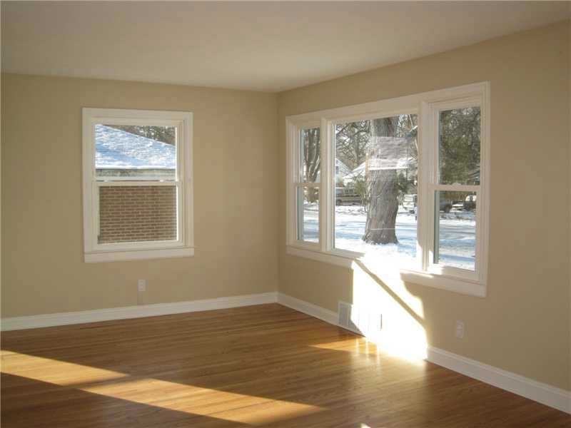 5739 Kingsley Dr - Photo 3 of 14