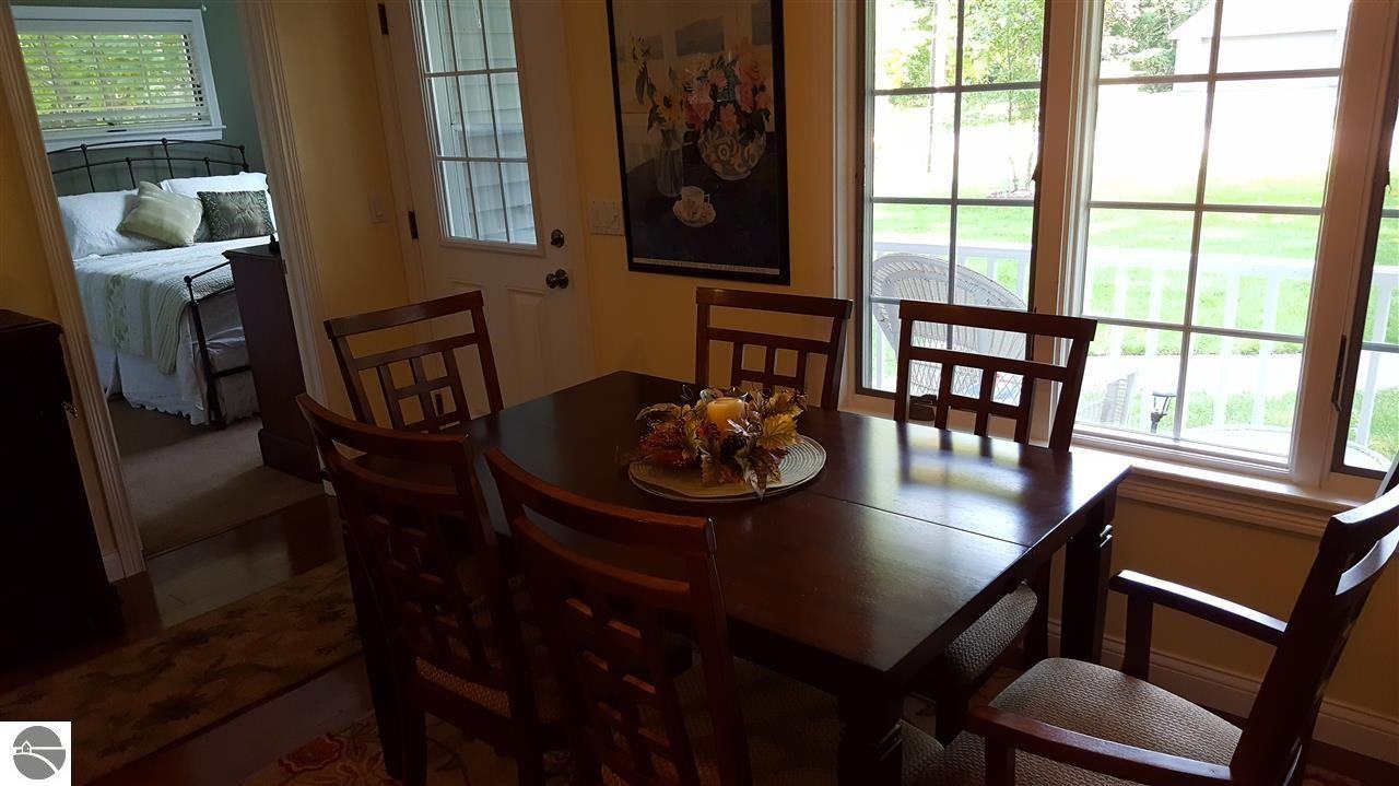 323 Birchwood Ave - Photo 3 of 10