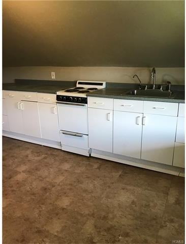 812 Abbey Ave - Photo 3 of 12