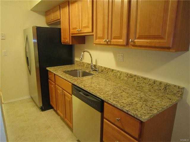 9 Crescent Dr - Photo 2 of 12