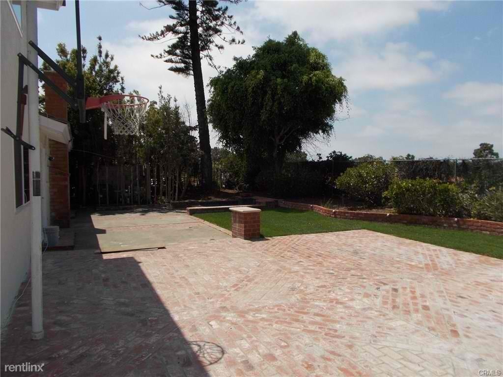 2615 Bamboo St - Photo 2 of 25