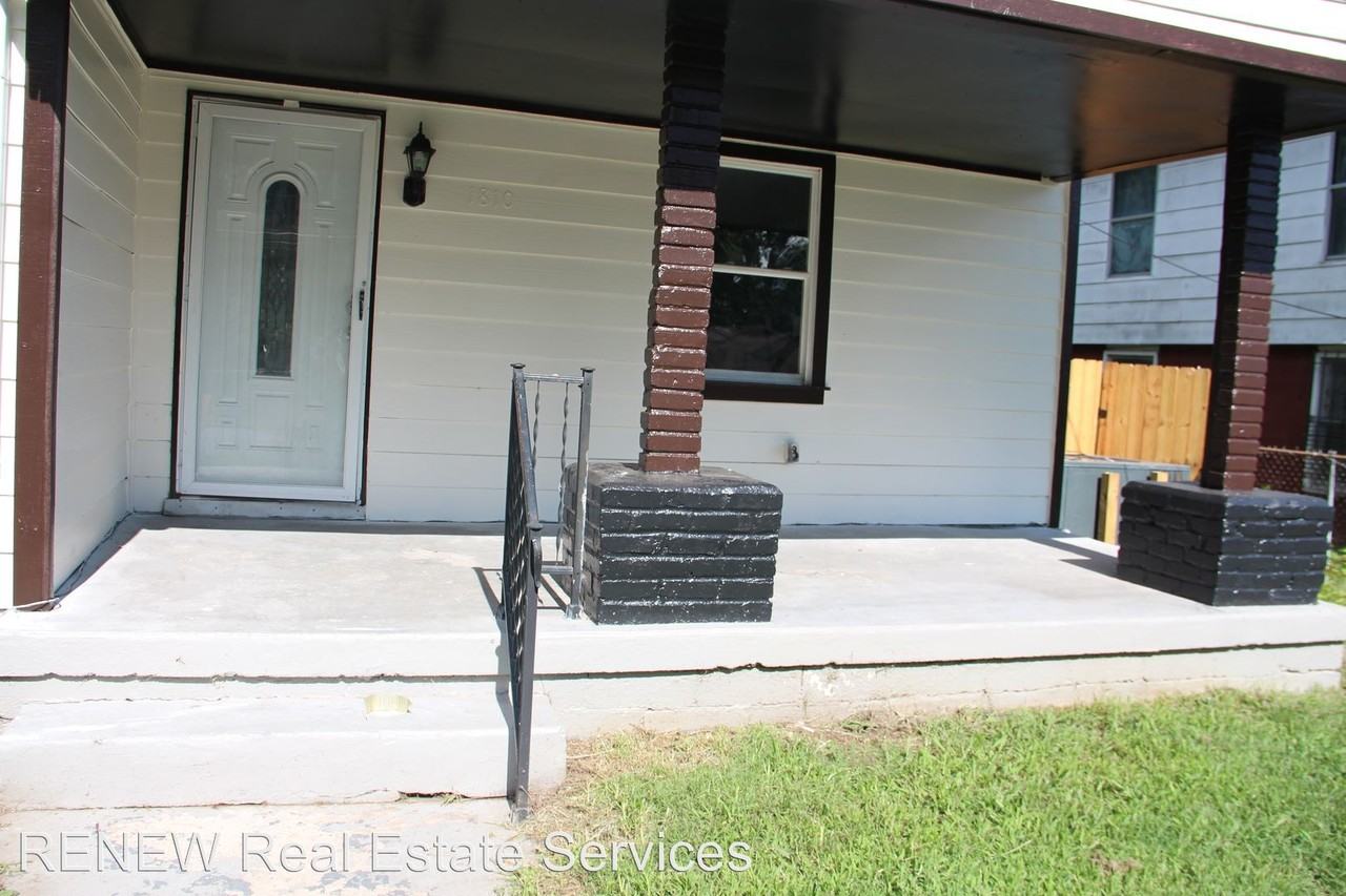 1810 15th Ave N - Photo 3 of 21