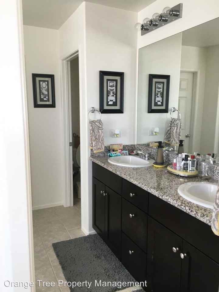 38055 Divot Dr - Photo 2 of 12