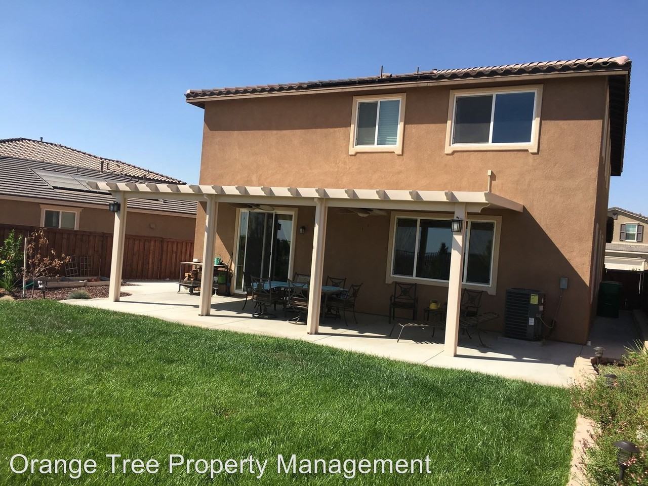 38055 Divot Dr - Photo 3 of 12