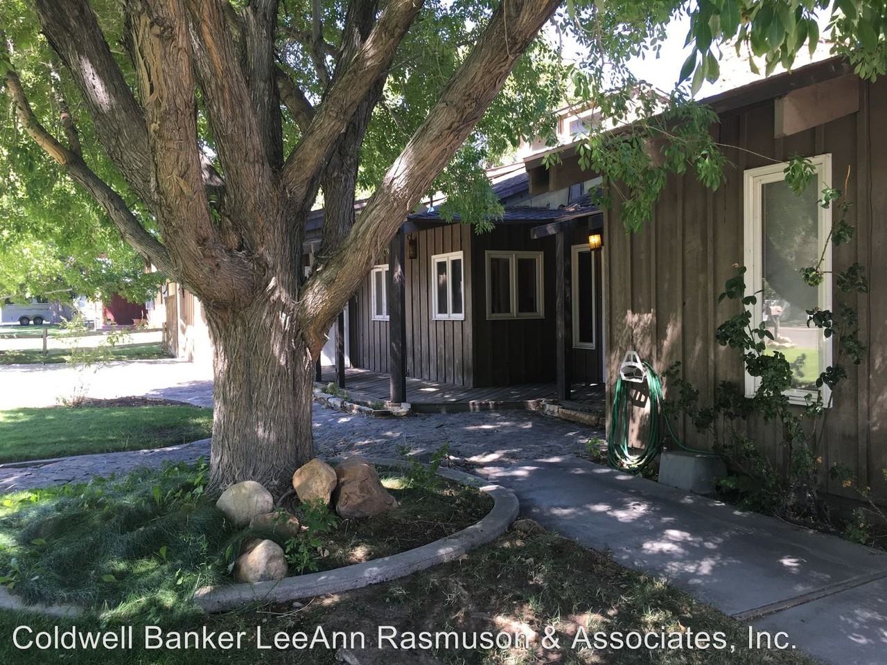 667 Maple St - Photo 2 of 33