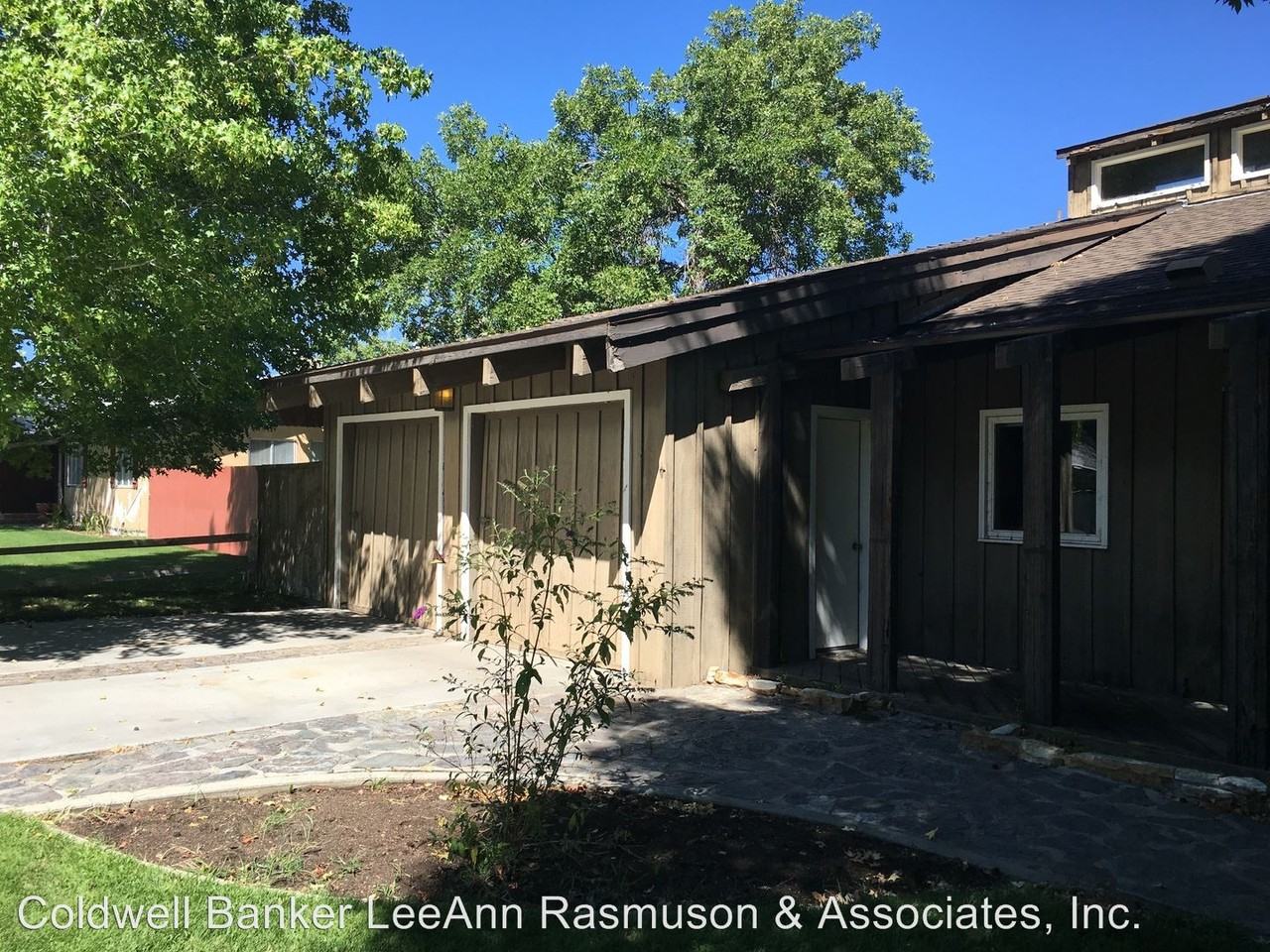 667 Maple St - Photo 3 of 33