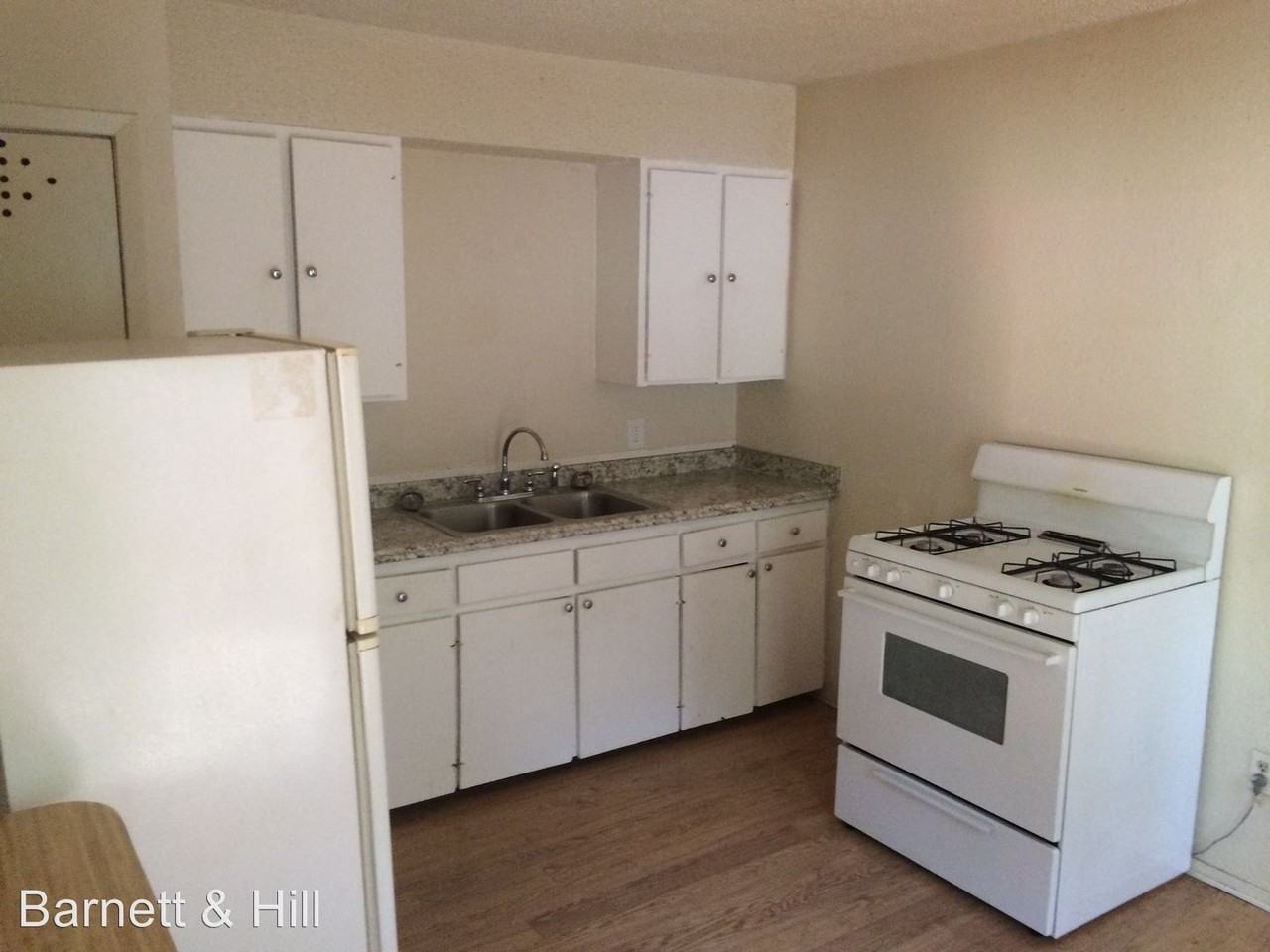 1459 Peach St - Photo 3 of 5