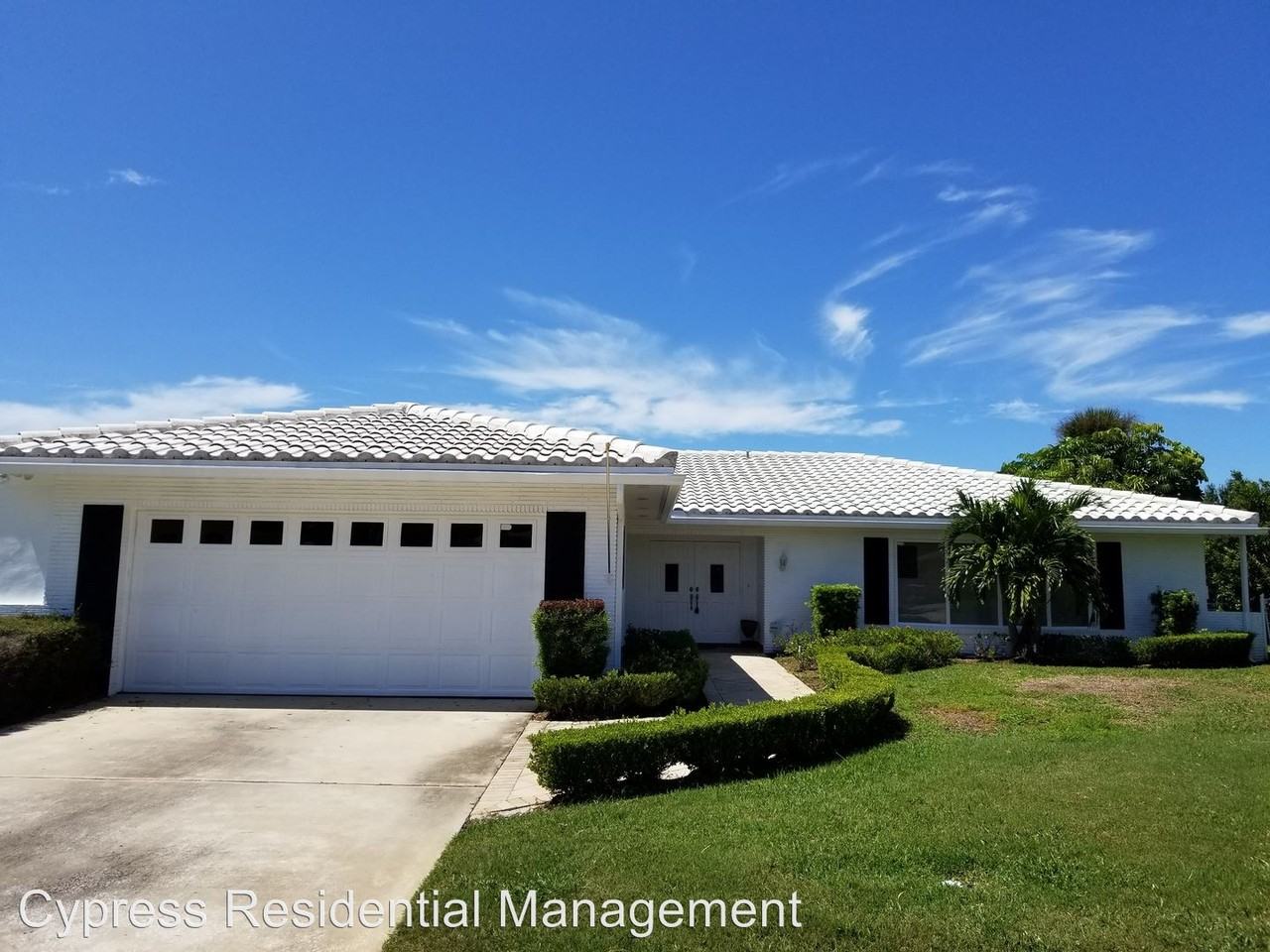 3944 Doral Dr - Photo 3 of 18