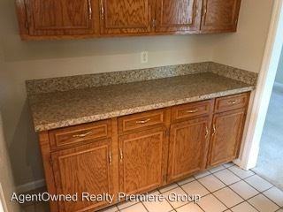 142 Jillian Cir - Photo 2 of 14